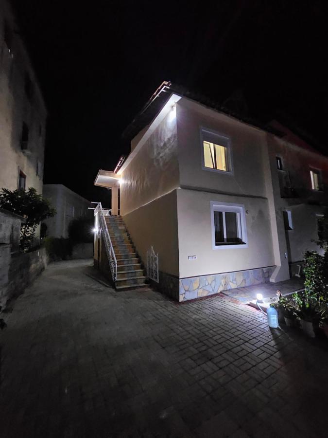 Aliaj Guest House Berat Exterior foto